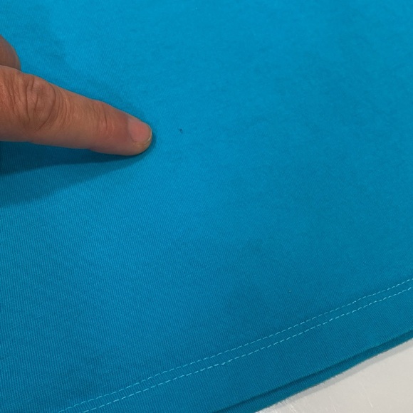 Life Is Good "Drinks Well With Others" Mermaid V-neck Tee - Picture 8 of 9